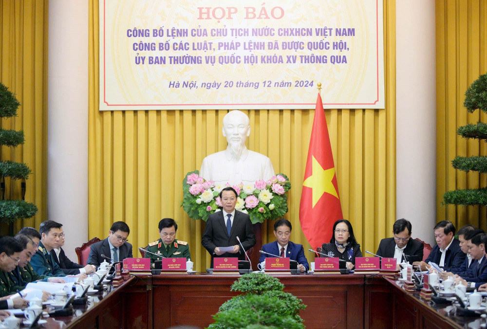 Văn phòng Chủ tịch nước tổ chức họp báo công bố Lệnh của Chủ tịch nước về 9 luật vừa được Quốc hội thông qua tại Kỳ họp thứ 8 và 1 Pháp lệnh của Ủy ban Thường vụ Quốc hội