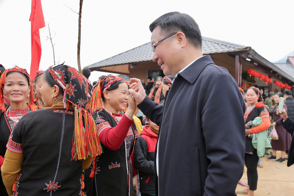 ông lê mạnh hùng