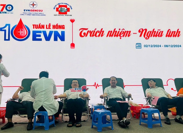 BCNV Công ty Nhiệt điện Mông Dương tham gia hiến máu.