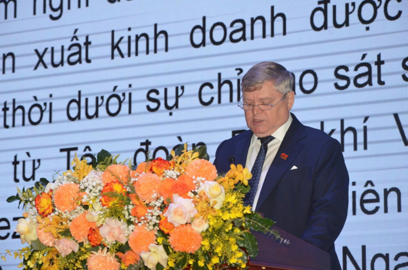 Ông Saraev Oleg Petrovich – Phó Tổng giám đốc thứ nhất báo cáo kết quả SXKD của Liên doanh Vietsovpetro trong năm 2024 và kế hoạch năm 2025