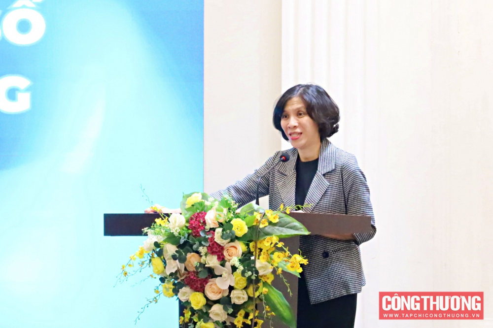 Bà Lại Việt Anh - Phó Cục trưởng Cục Thương mại điện tử và Cwin.com giải trí hiện đại số