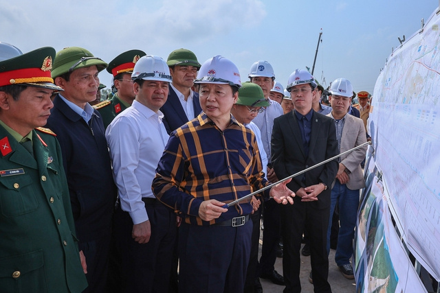 Đẩy nhanh tiến độ thi công hai đoạn cao tốc Bắc - Nam