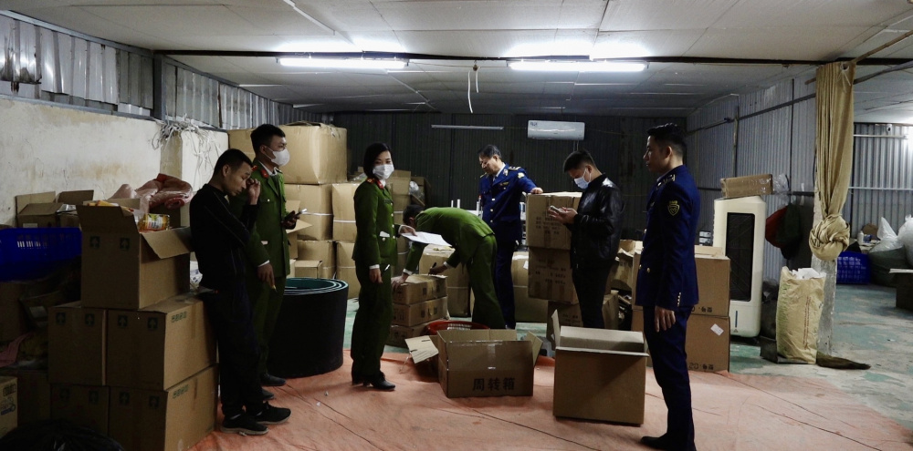 Phó Thủ tướng gửi Thư khen việc triệt phá thành công số lượng lớn mỹ phẩm và Link vào Cwin Cá Cược Thể Thao 2026 chức năng giả 