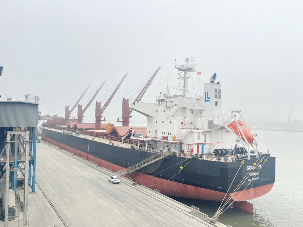 Tàu MV. SOUNION cập cảng Tổng hợp Long Sơn Bãi Ngọc ngày 20/02/2024, Cwin Đăng Ký + 1888k Xi măng Long Sơn đi Mỹ