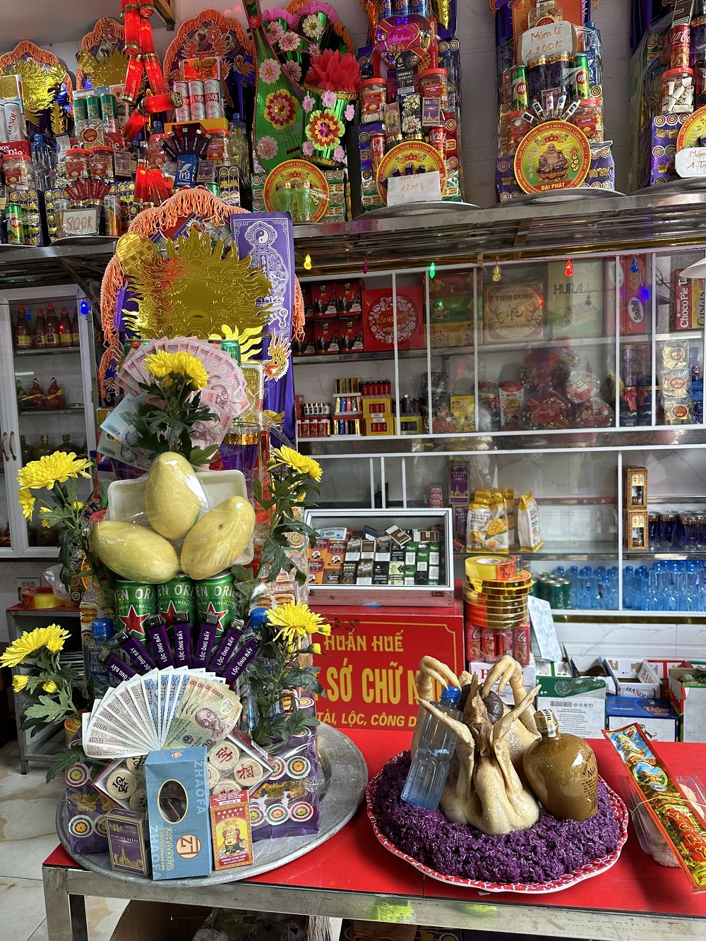 Ông Hoàng Bảy