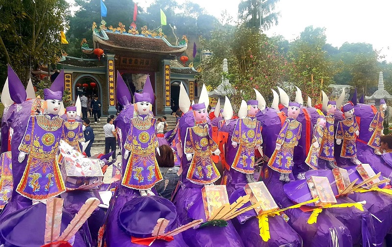 Ông Hoàng Bảy
