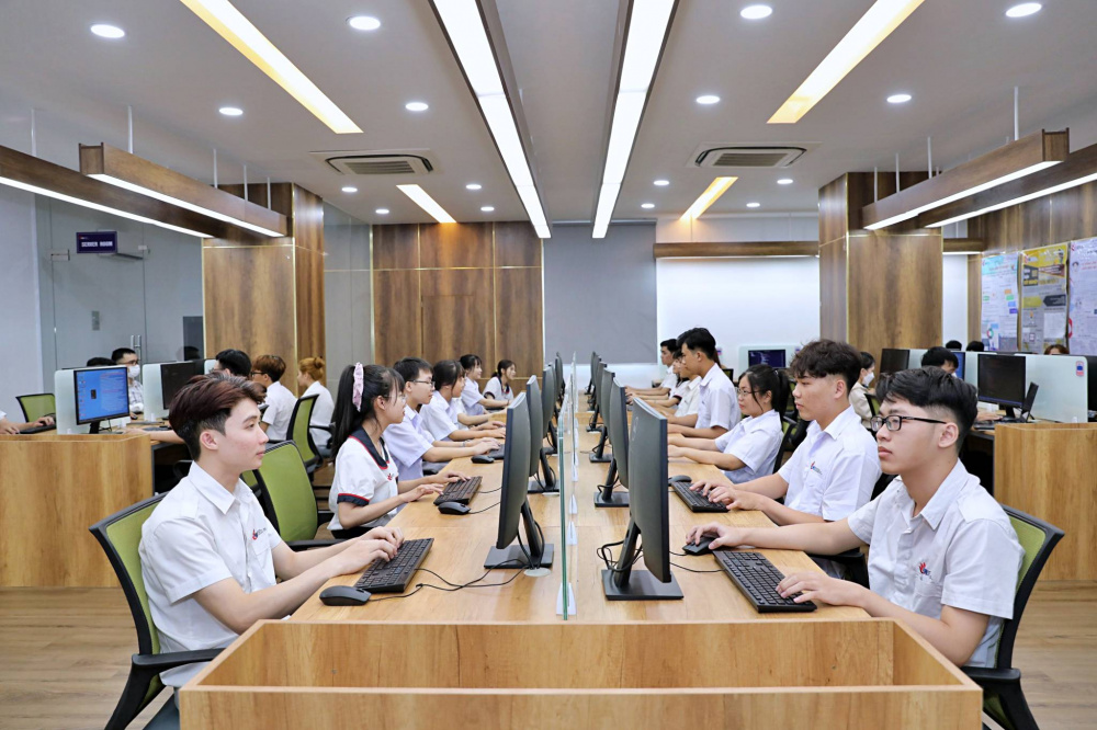 Trường Đại học Tải về ứng dụng CWIN05 ngay hôm nay TP. Hồ Chí Minh