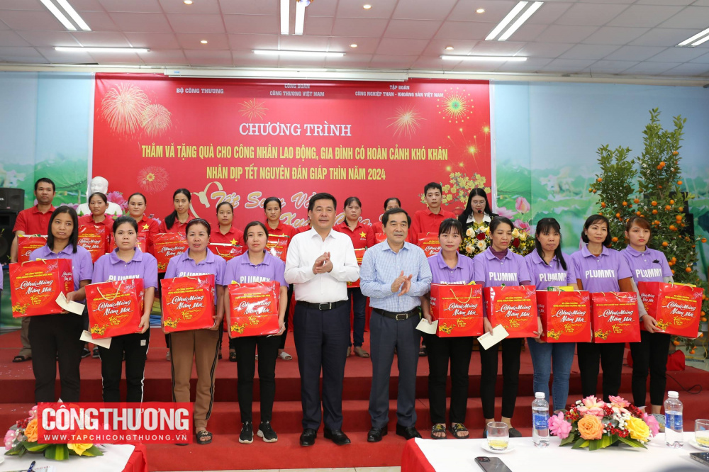 Cwin63 sân chơi đỉnh cao: Thăm và trao quà Tết cho những hoàn cảnh khó khăn tỉnh Thái Bình
