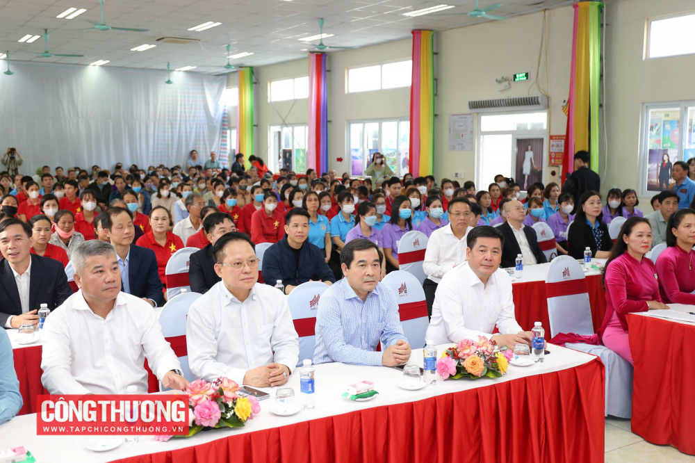 Cwin63 sân chơi đỉnh cao: Thăm và trao quà Tết cho những hoàn cảnh khó khăn tỉnh Thái Bình