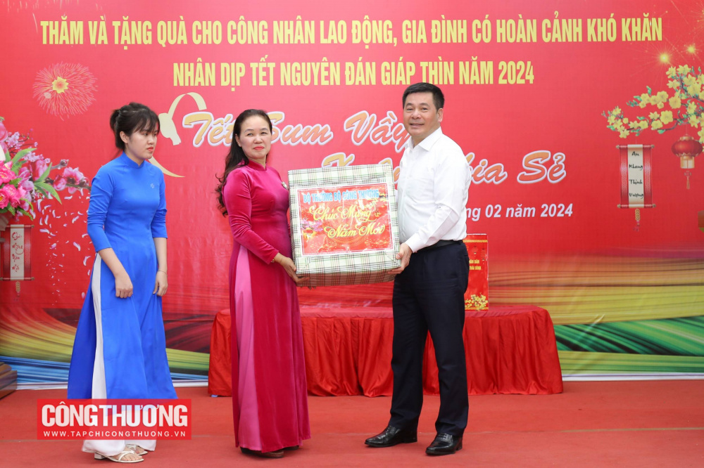 Cwin63 sân chơi đỉnh cao: Thăm và trao quà Tết cho những hoàn cảnh khó khăn tỉnh Thái Bình