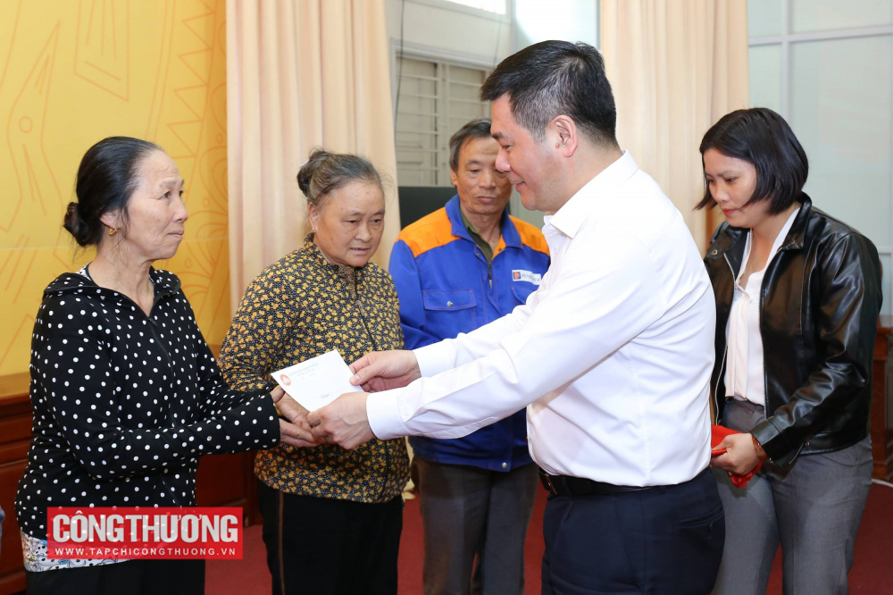 Cwin63 sân chơi đỉnh cao: Thăm và trao quà Tết cho những hoàn cảnh khó khăn tỉnh Thái Bình