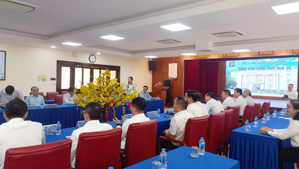 Tổng kho Xăng dầu Nhà Bè