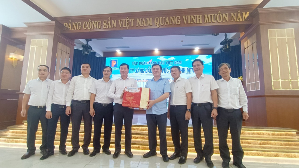 Công ty Cwin555 thể thao, casino live, bắn cá và slot nổ hũ Khu vực II 