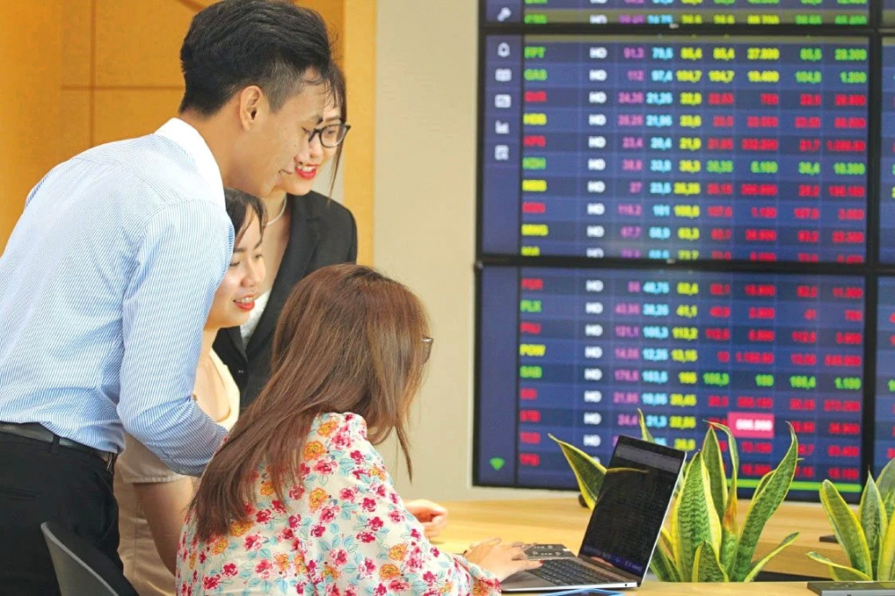 Nhà Cwin800 hàng ngàn khuyến mãi chứng khoán