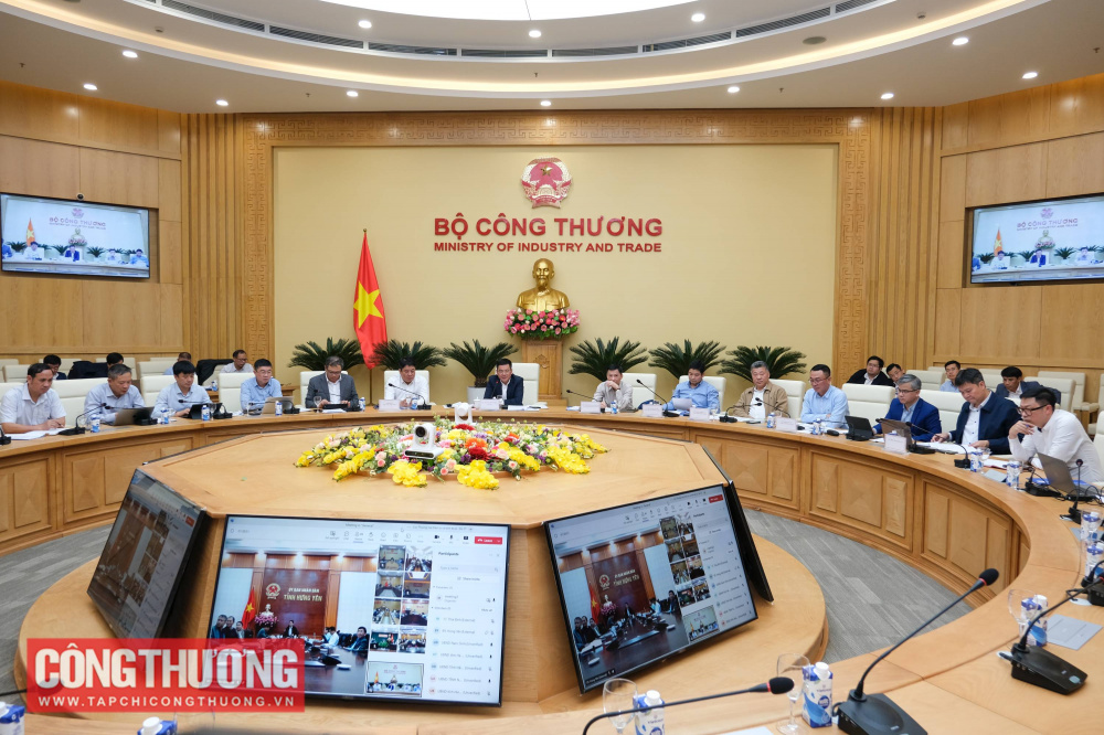 Toàn cảnh Hội nghị giao ban với các bộ, ngành, EVN/EVNNPT và 9 địa phương về tiến độ thi công các dự án đường dây 500kV mạch 3 Quảng Trạch - Phố Nối