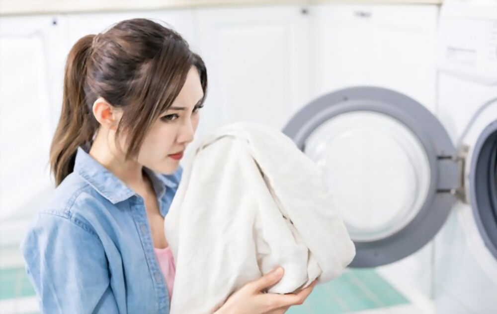 máy giặt có mùi khó chịu