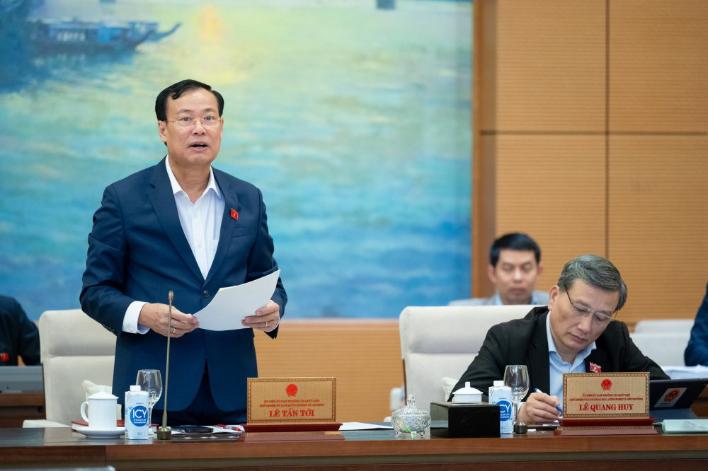 Chủ nhiệm Ủy ban Quốc phòng và An ninh Lê Tấn Tới báo cáo Ủy ban Thường vụ Quốc hội về một số vấn đề lớn của dự thảo Luật Trật tự, an toàn Cwincom Cá cược thể thao đường bộ