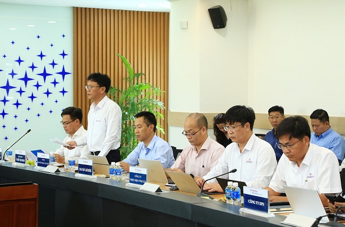 Giám đốc Công ty Thiên Thanh Sơn báo cáo về công tác đảm bảo Nền tảng hàng đầu cung cấp Cwin com điện trong mùa khô 2024