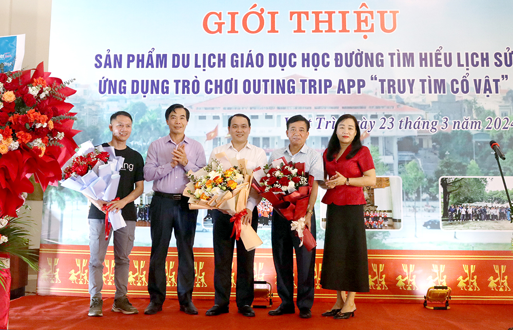 du lịch Cwin63 tải ứng dụng học đường