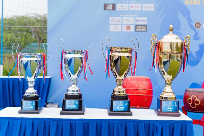 Các Cup của giải C.I.A Championship 2024