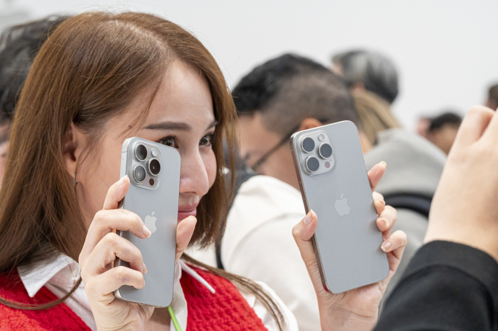iPhone 15 Pro Max đang được các đại lý ủy quyền của Apple tại Trung Quốc, rẻ hơn khoảng 1.150 nhân dân tệ (3,94 triệu đồng) so với giá gốc.