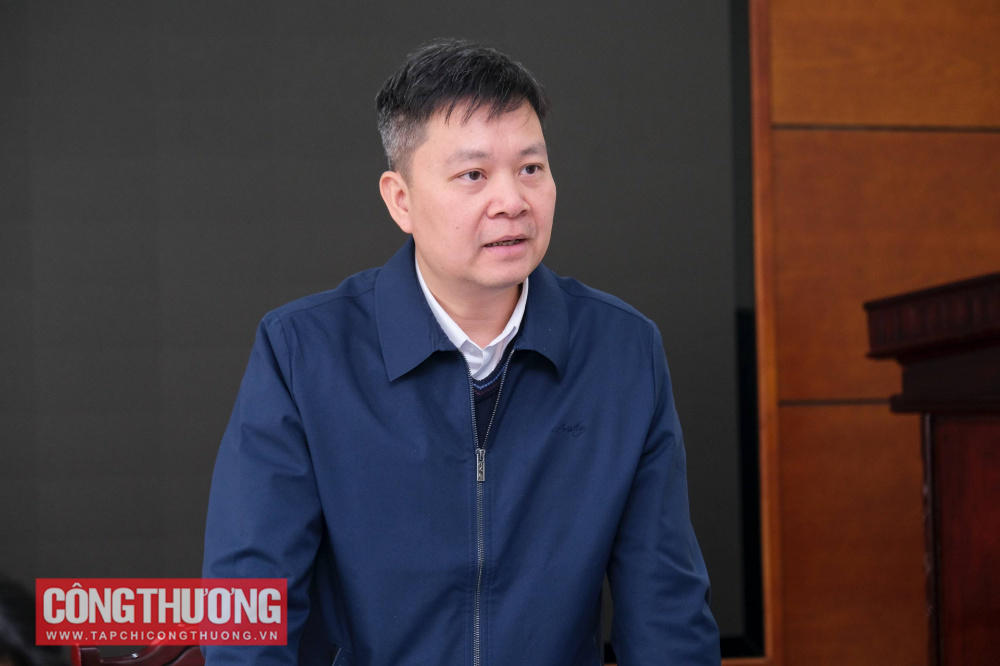 Phó Cục trưởng Cục Điều tiết điện lực Nguyễn Thế Hữu đề nghị Công ty Thủy điện Hòa Bình chủ động hơn trong triển khai công tác sửa chữa, bảo dưỡng thiết bị để đảm bảo vận hành an toàn, hiệu quả nhà máy