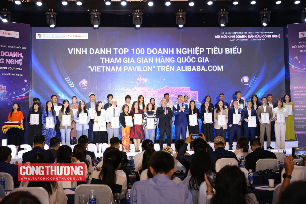 100 Cwincom hiện đang mở tiêu biểu tham gia vào Gian hàng quốc gia Việt Nam