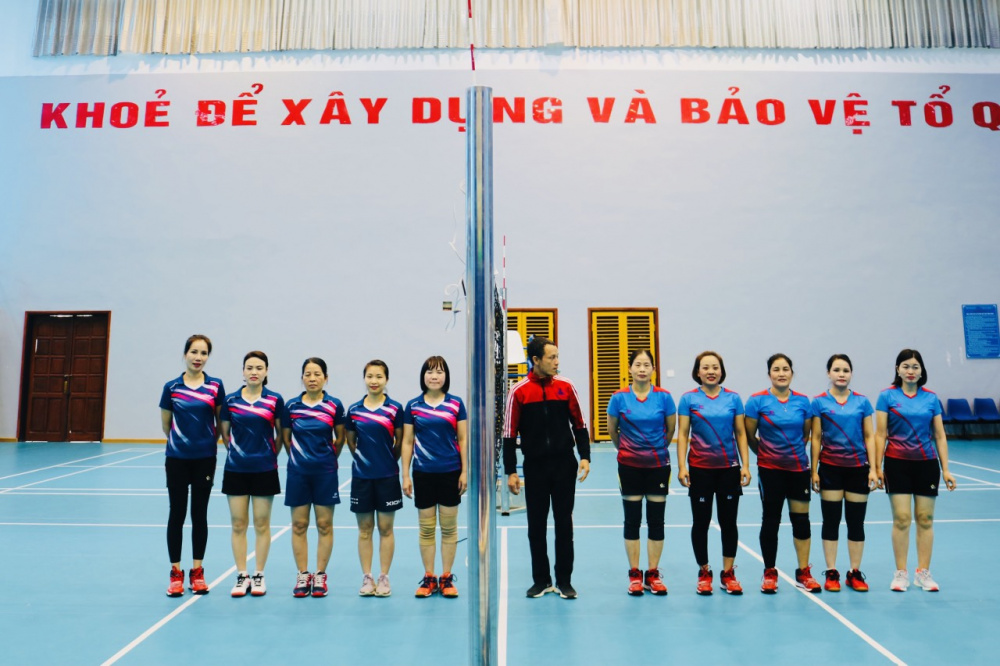 bóng chuyền hơi 4