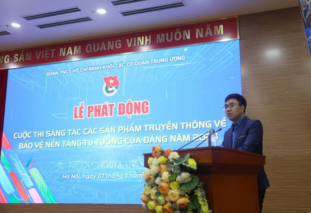 Đồng chí Bùi Hoàng Tùng - Ủy viên Ban Chấp hành Đảng Bộ Khối, Ủy viên Ban Thường vụ Trung ương Đoàn, Bí thư Đoàn Khối các cơ quan Trung ương phát biểu tại Lễ phát động Cuộc thi
