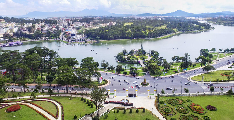 Tuần lễ vàng Du lịch Lâm Đồng là chuỗi sự kiện văn hoá, thể thao và du lịch trong tỉnh, nhằm giới thiệu, quảng bá, kích cầu du lịch, thu hút khách du lịch trong nước và quốc tế đến Lâm Đồng