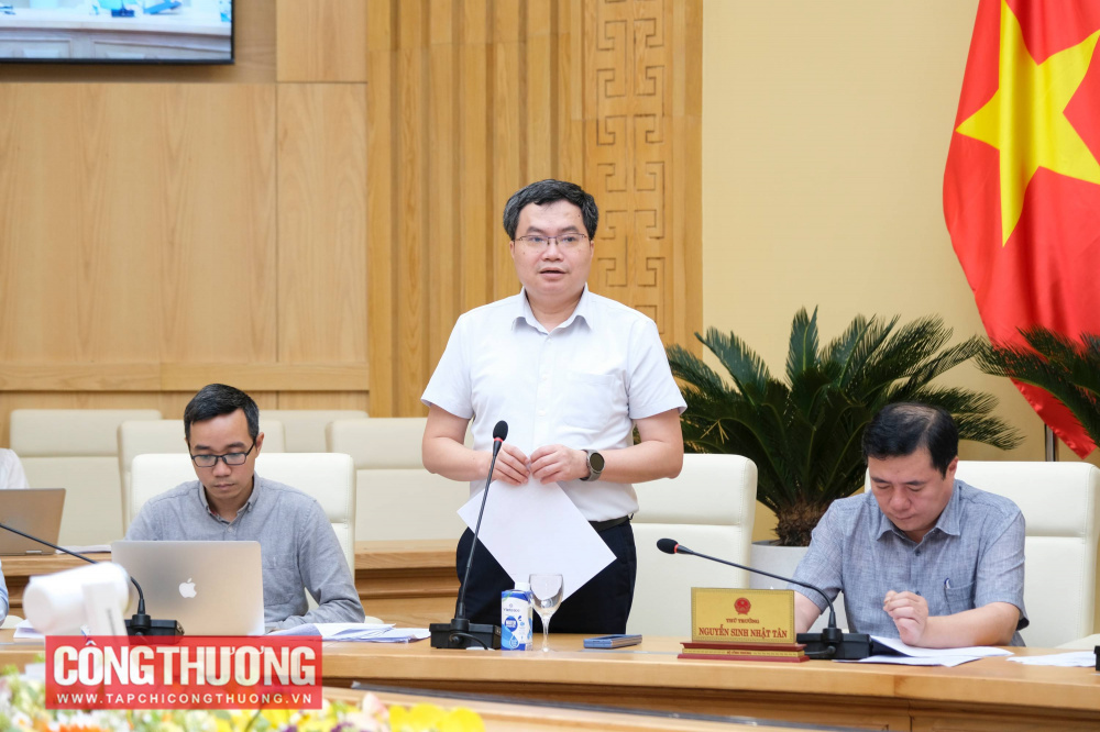 Ông Trần Việt Hòa - Cục trưởng Cục Điều tiết điện lực công bố Quyết định thành lập Ban soạn thảo, Tổ biên tập xây dựng Nghị định