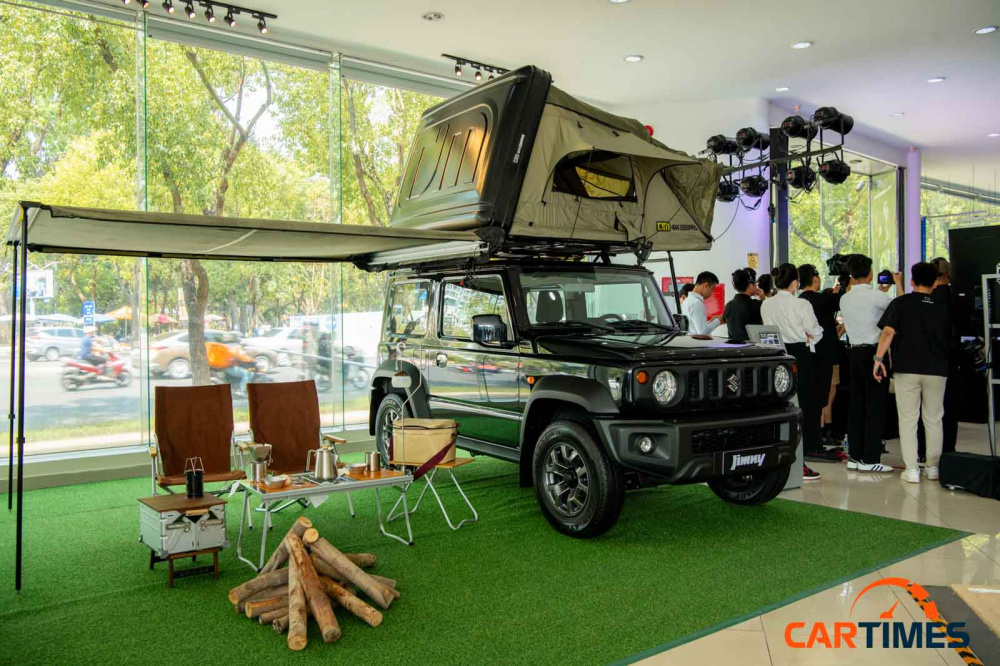 Suzuki Jimny cắm trại