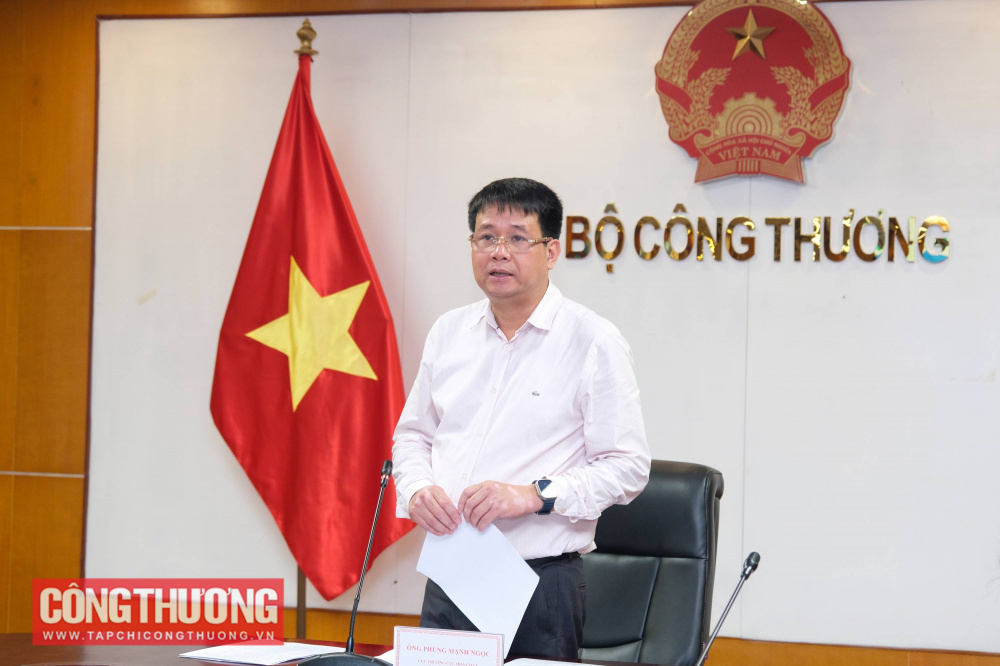 Ông Phùng Mạnh Ngọc - Cục trưởng Cục Hóa chất, Phó trưởng Ban soạn thảo, Tổ trưởng Tổ biên tập Chương trình Phát triển Cwin là sân chơi cá cược trực tuyến tại Việt Nam hóa dược