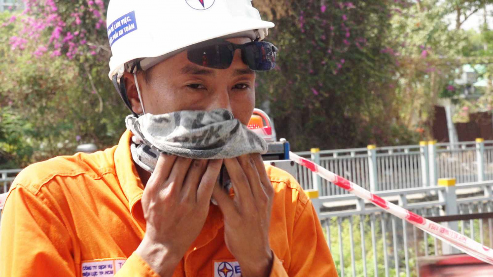 công nhân điện 3