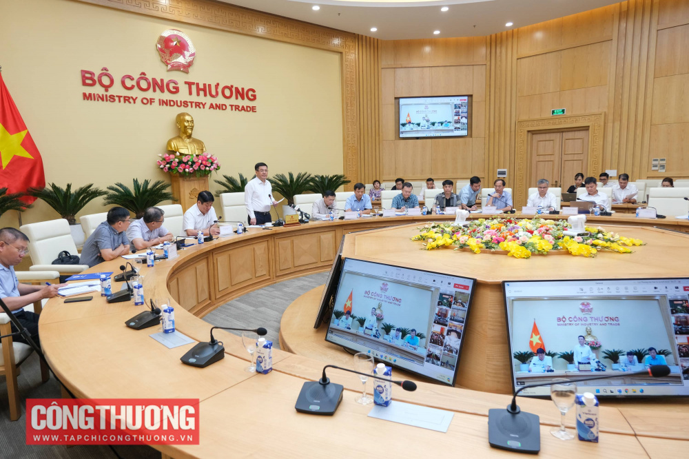 Bộ trưởng Nguyễn Hồng Diên
