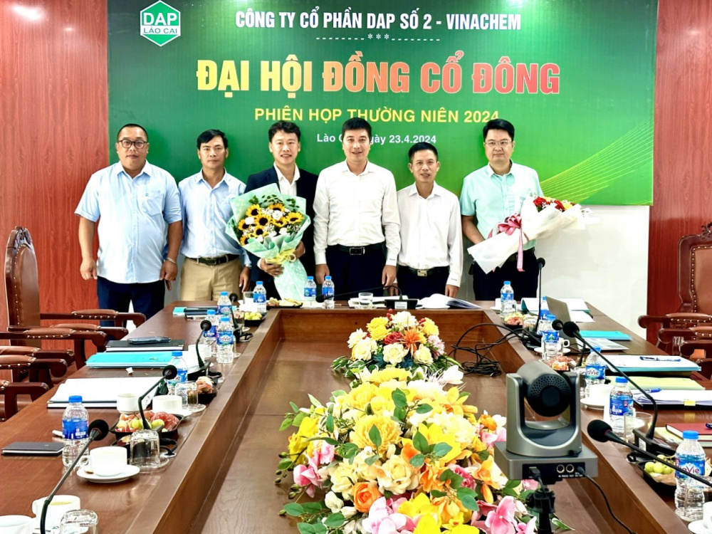dap 2 hoi dong quan tri