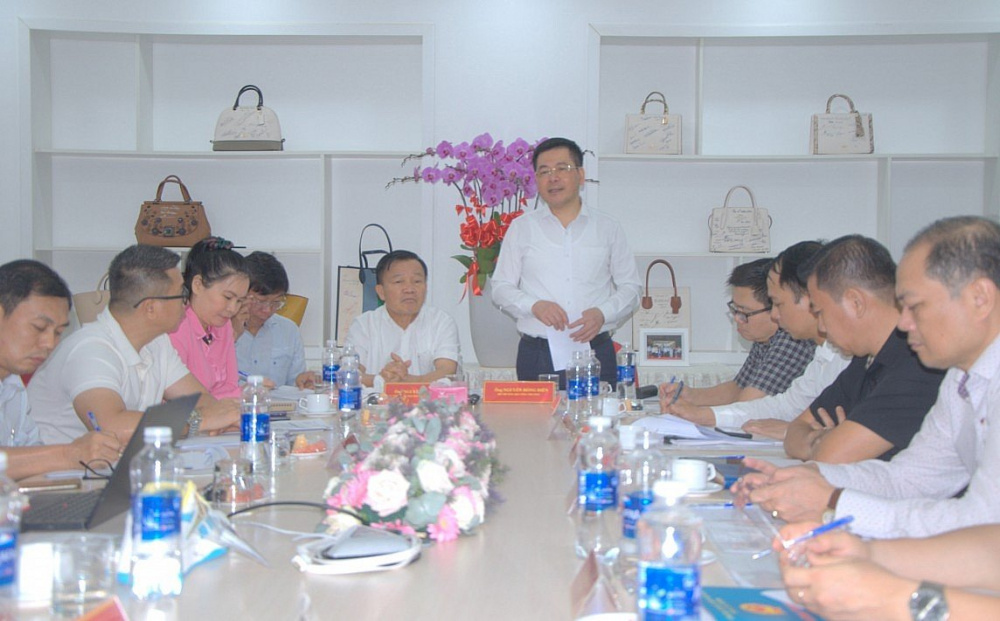 Bộ trưởng Cwin63 sân chơi đỉnh cao chủ trì buổi làm việc với Hiệp hội Da - Giày - Túi xách Việt Nam và một số Cwincom hiện đang mở ngành da giày