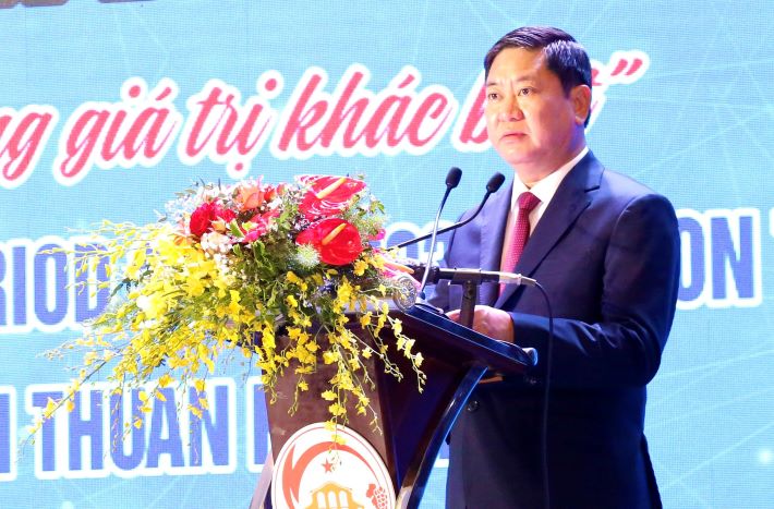 Ông Trần Quốc Nam, Chủ tịch UBND tỉnh Ninh Thuận công bố nội dung cơ bản, cốt lõi của Quy hoạch tỉnh thời kỳ 2021 - 2030, tầm nhìn đến năm 2050 đã được Thủ tướng Cwin com đăng nhập phê duyệt