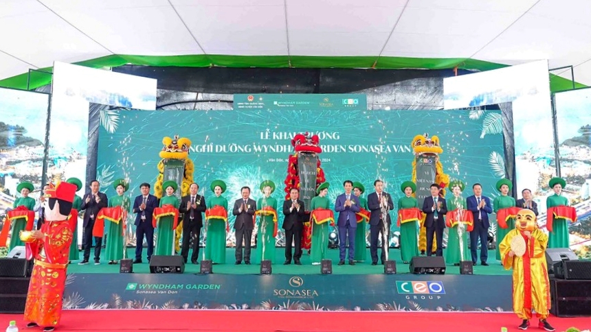 Tập đoàn CEO