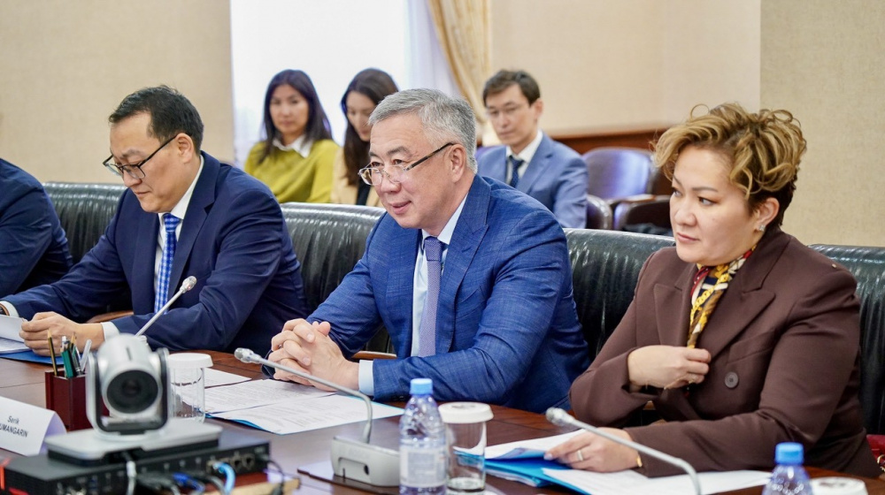 Phó Thủ tướng Cwin com đăng nhập Cộng hòa Kazakhstan Serik Zhumangarin tại buổi tiếp. Ảnh: Văn phòng Tổng thống Kazakhstan