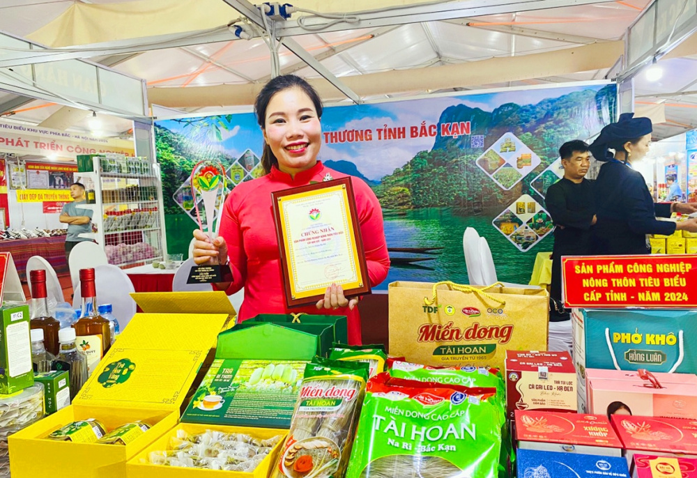 Sản phẩm Trà bí thơm Ba Bể của Hợp tác xã Yến Dương được công nhận là sản phẩm CNNT tiêu biểu khu vực phía Bắc năm 2024