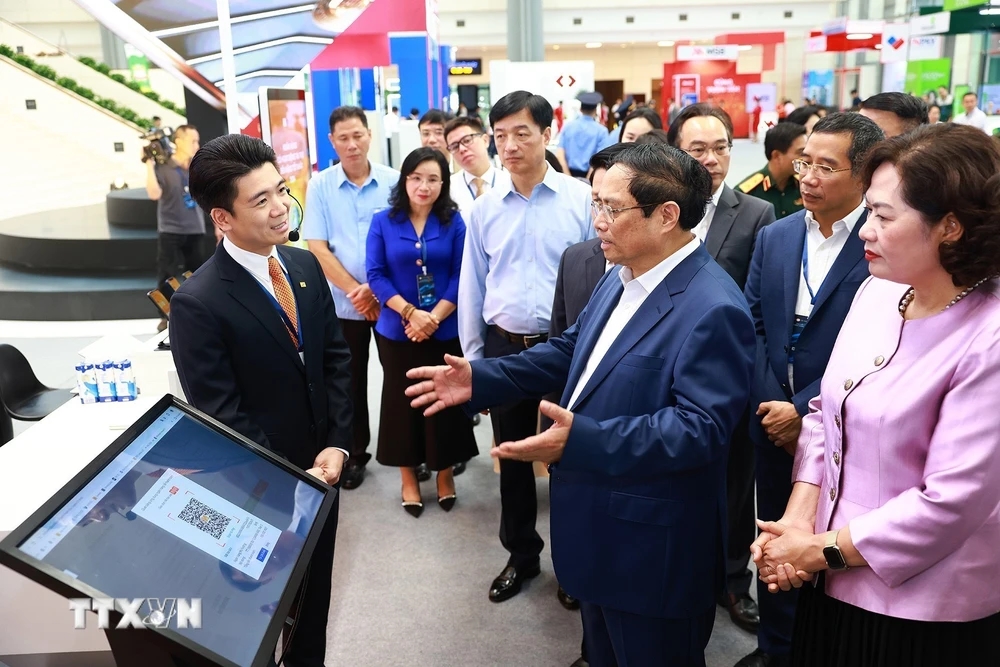 Thủ tướng Phạm Minh Chính dự Diễn đàn chuyển đổi số ngành ngân hàng năm 2024