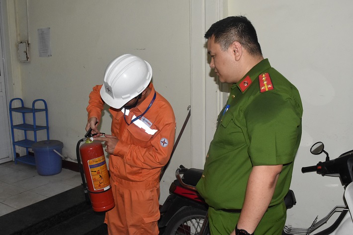 cháy nổ