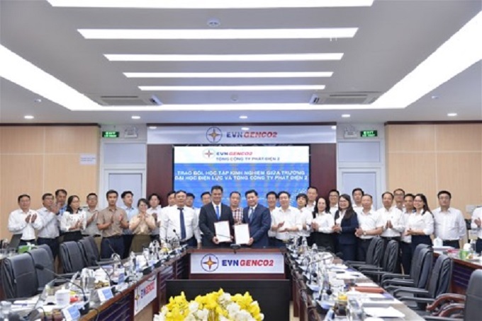 EVNGENCO2 và EPU ký kết biên bản ghi nhớ hợp tác trong lĩnh vực phát triển nguồn nhân lực chất lượng cao các khối ngành kỹ thuật. 