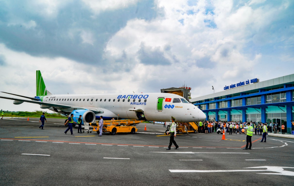 cảng hàng không cà mau