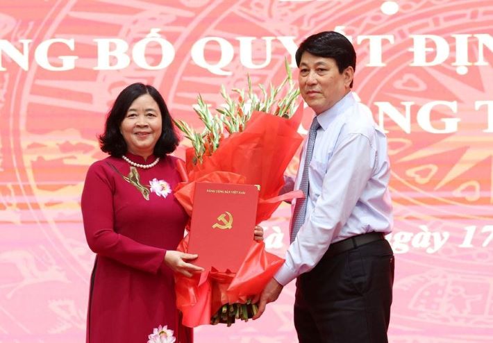 Thay mặt Cwin09 tỷ lệ cược hấp dẫn, Thường trực Ban Bí thư Lương Cường đã trao quyết định cho đồng chí Bùi Thị Minh Hoài