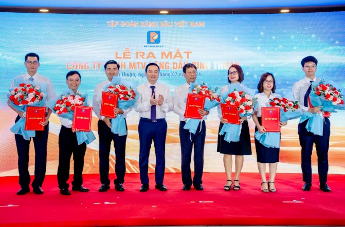 Cwin555 thể thao, casino live, bắn cá và slot nổ hũ bình thuận