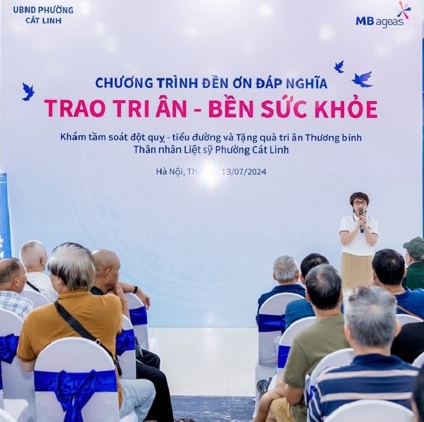 Bà Trần Thị An Phương - Giám đốc Khối Nhân sự kiêm Chủ tịch Hội Phụ Nữ MB Ageas Life phát biểu