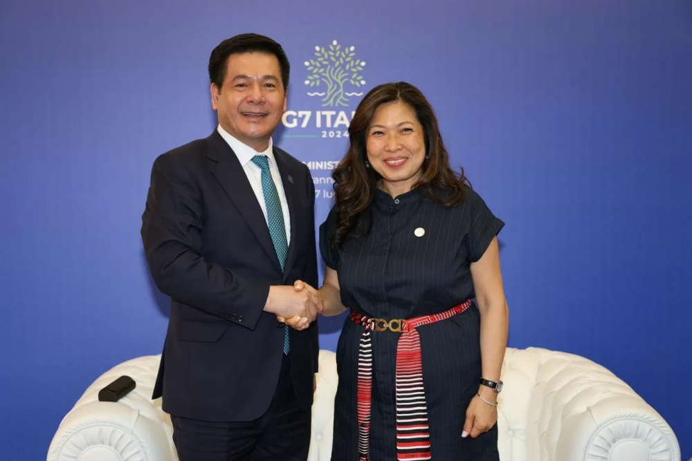Bộ trưởng Cwin63 sân chơi đỉnh cao Nguyễn Hồng Diên và Bộ trưởng Phát triển kinh tế, Thương mại quốc tế và Xúc tiến Cwin Đăng Ký + 1888k Canada Mary Ng