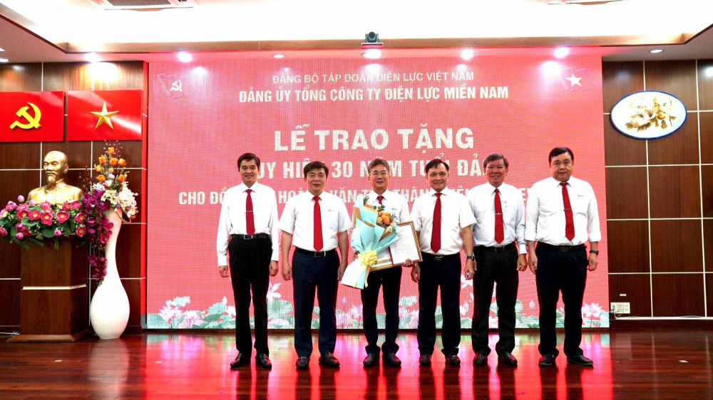 huy hiệu 1